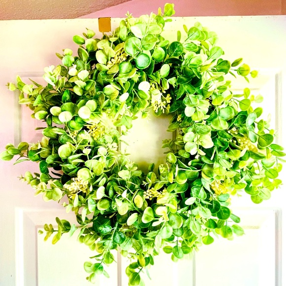 Seeded Baby Eucalyptus Twig Wreath - Picture 1 of 12